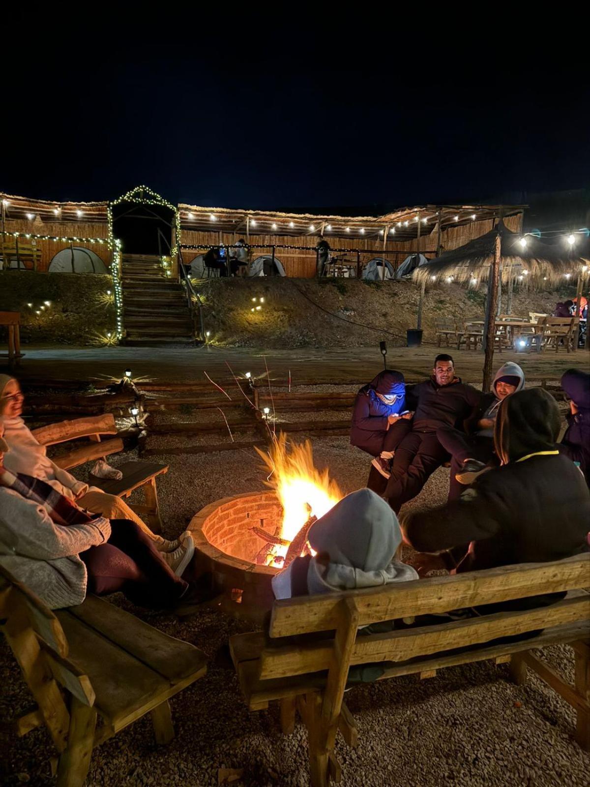 Ghar El Melh Outdoors Hotell Ra's al Jabal Eksteriør bilde