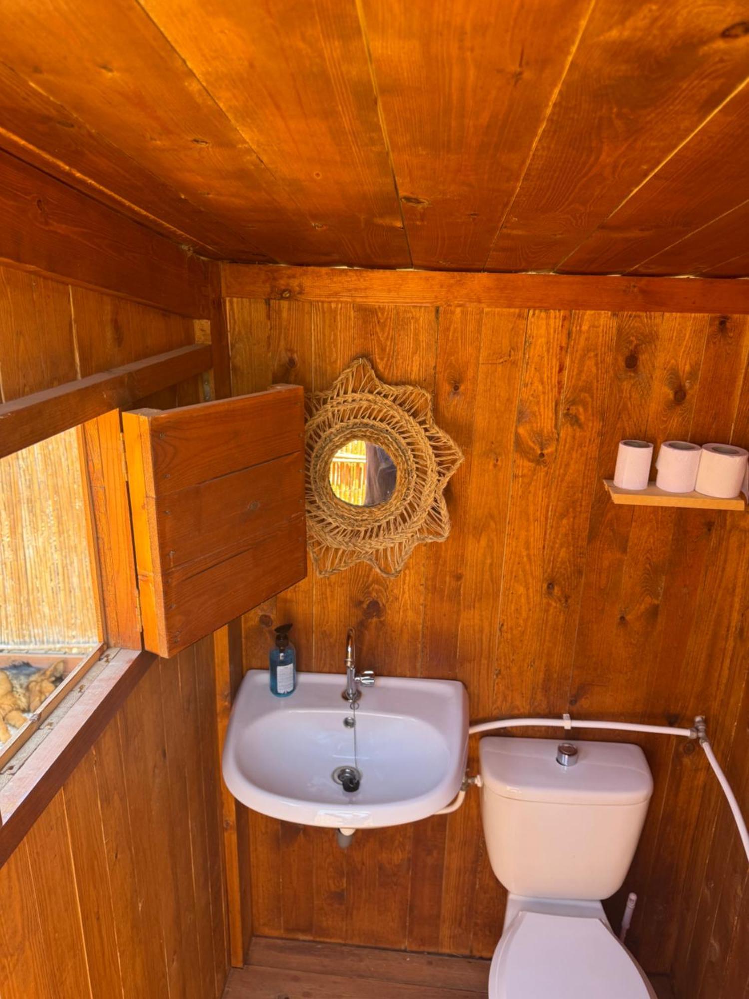 Ghar El Melh Outdoors Hotell Ra's al Jabal Eksteriør bilde